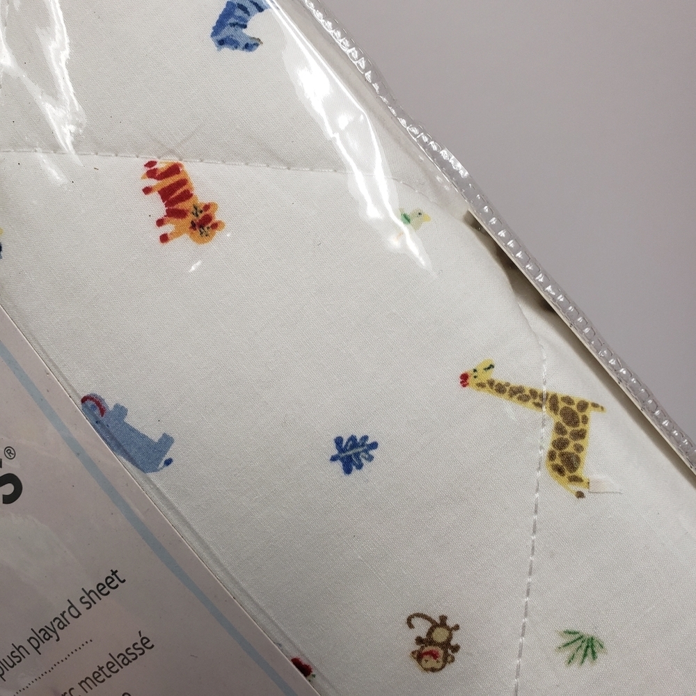 Carter's 27x39 Quilted Plush Playard Sheet Baby Safari Animals Print - Picture 3 of 4